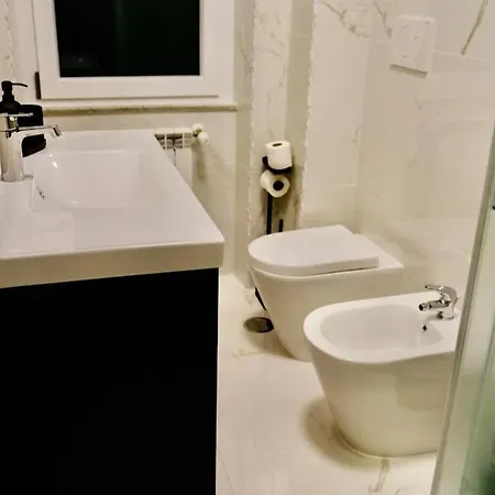 La Nuova Casa Di Zia - Near Metro A Ponte Lungo Апартаменты