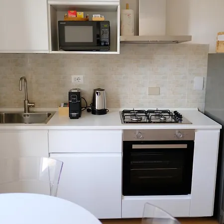 La Nuova Casa Di Zia - Near Metro A Ponte Lungo Апартаменты *